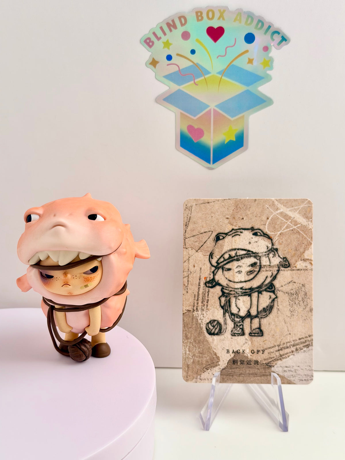 Hirono Echo Series - Back Off Vinyl Figure