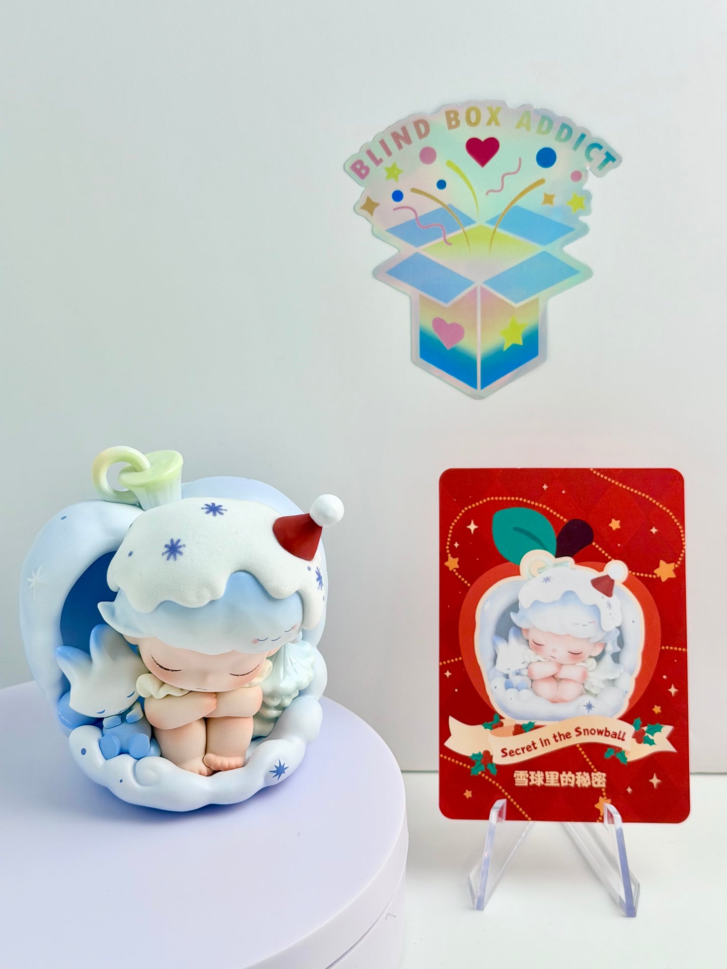 Apple of my Eye Series -  Dimoo Secret in the Snowball Vinyl Figure